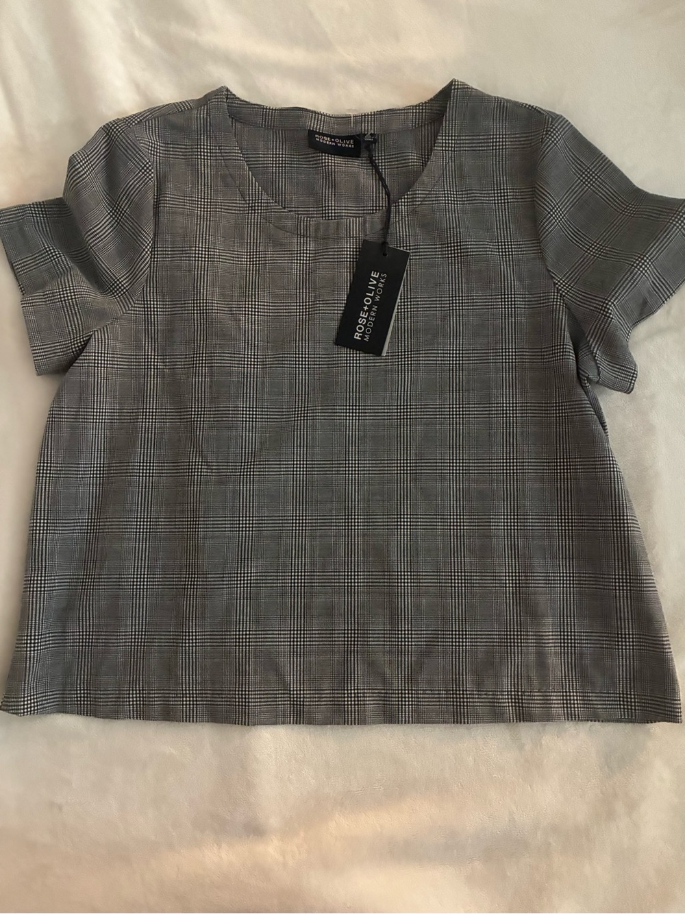 Rose & Olive Women's Gray Plaid Short-Sleeve Top